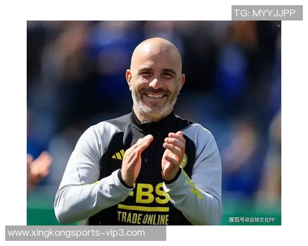 以足球不接球的球星为焦点探讨球场上独特的技巧与无球跑动的艺术