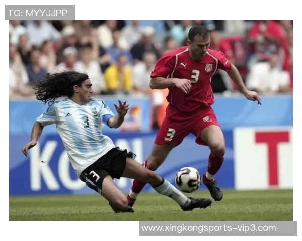 百大足球退役球星荣耀回顾与传奇瞬间全景展现 百大足球退役球星荣耀回顾与传奇瞬间全景展现